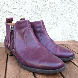 Ugg Aureo in oxblood / purple. Size 8